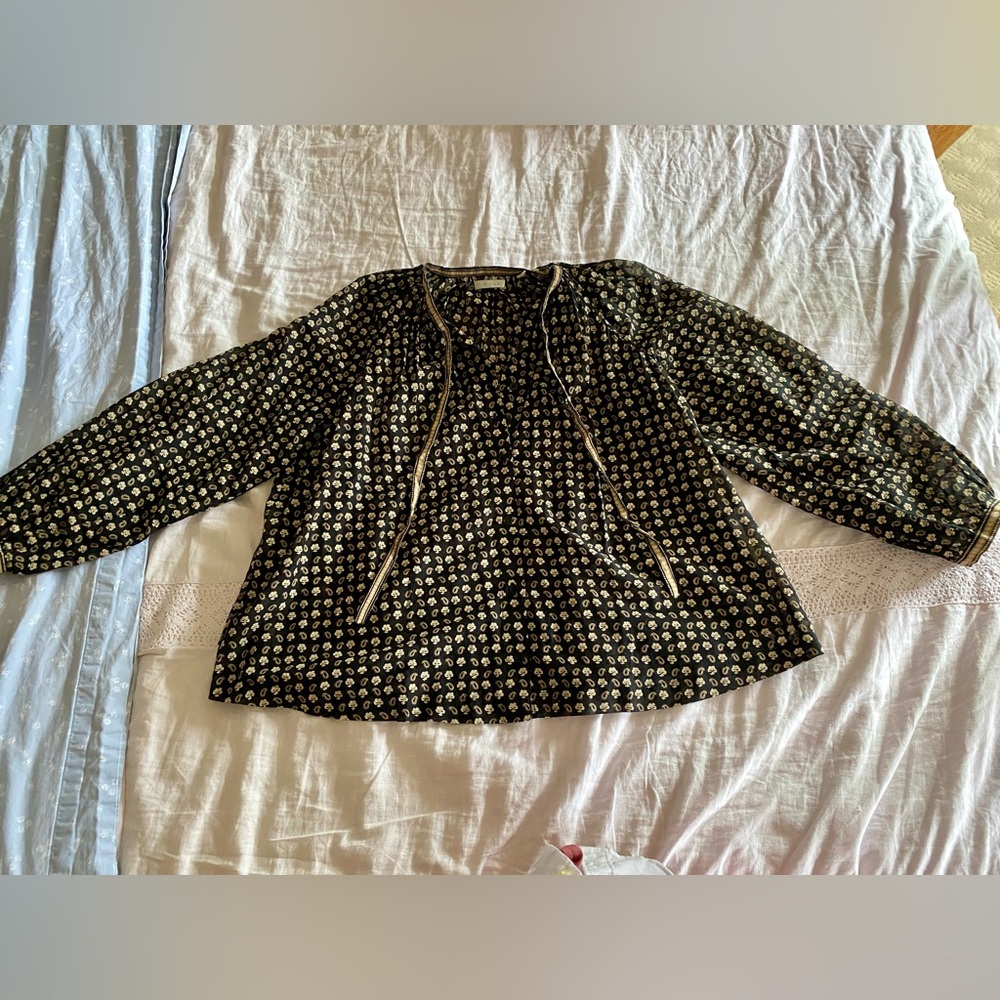 Doen Black and White patterned peasant style Blouse with ties and contrast cuff